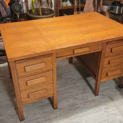 1920 Tiger Oak Vintage West Made Desk 