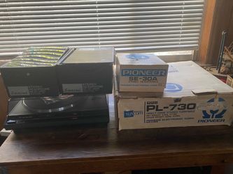 Stereo turntable and headphone