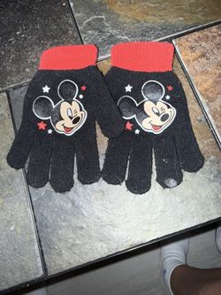 Kid’s Mickey Mouse Gloves