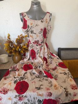 Floral Rose Print Sleeveless Midi Dress size medium ✨new