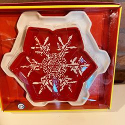 Set Of 2 Snowflakes Dishes