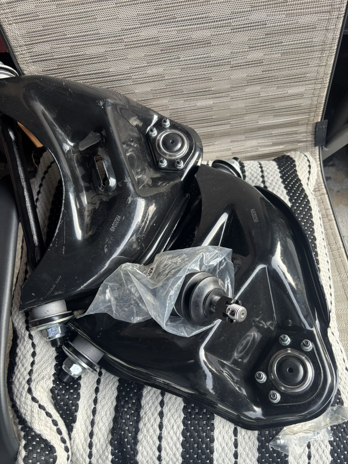 2000 GMC Sonoma Front Upper Control Arm