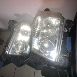 07 Armada LE Oem Headlights