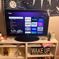 32 Inch Samsung Flat Screen TV