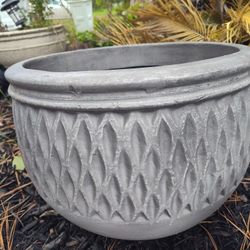 Brand New Never Used Heavy Duty Clay Planter Garden Pot 