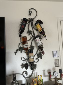 Large Metal Wall Wine Rack- Grape Vine Design ( Holds 5 Bottles)