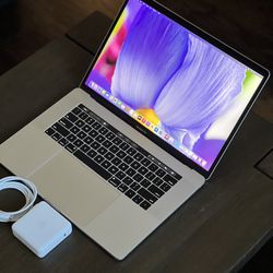 MacBook Pro 15” 3.1ghz i7 (QuadCore) 1TB SSD