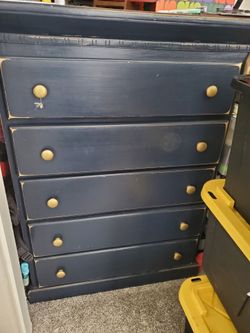 5 drawer dresser/ cajonera