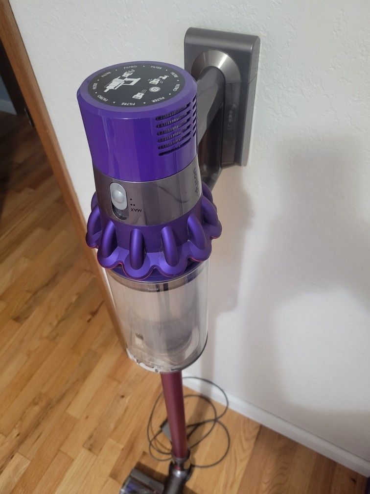Dyson V10 Cordless Vacuum