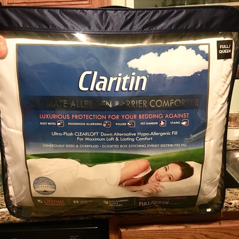 Claritin Hypoallergenic Down Alternative Comforter Full/Queen NEW!