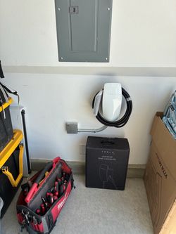 Tesla wall connector EV car charger nema 1450 outlet level 2