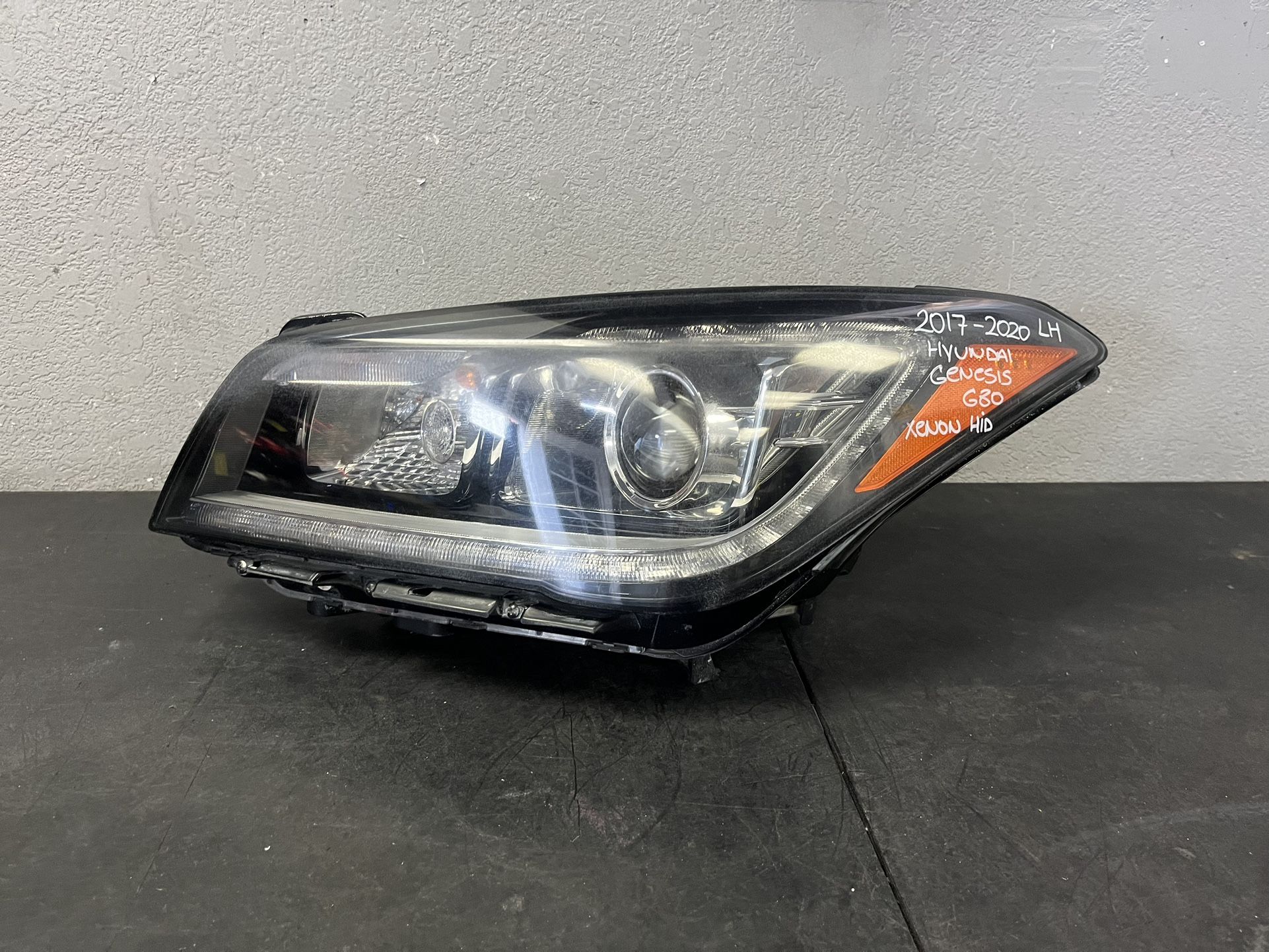 2017-2018-2019-2020 HYUNDAI GENESIS G80 LEFT HID XENON HEADLIGHT OEM USED