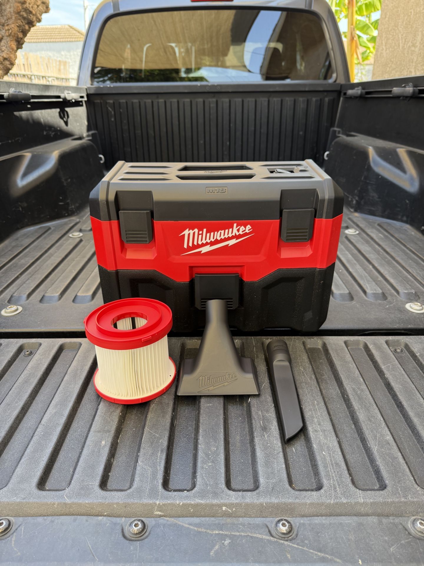 NEW Milwaukee M18 18-Volt 2 Gal. Lithium-Ion Cordless Wet/Dry Vacuum (Vacuum-Only)