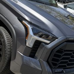 OEM 2022 - 2025 Toyota Tundra Front Headlights (Pair)