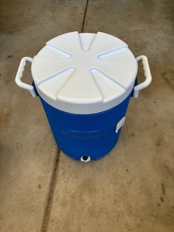 Water container