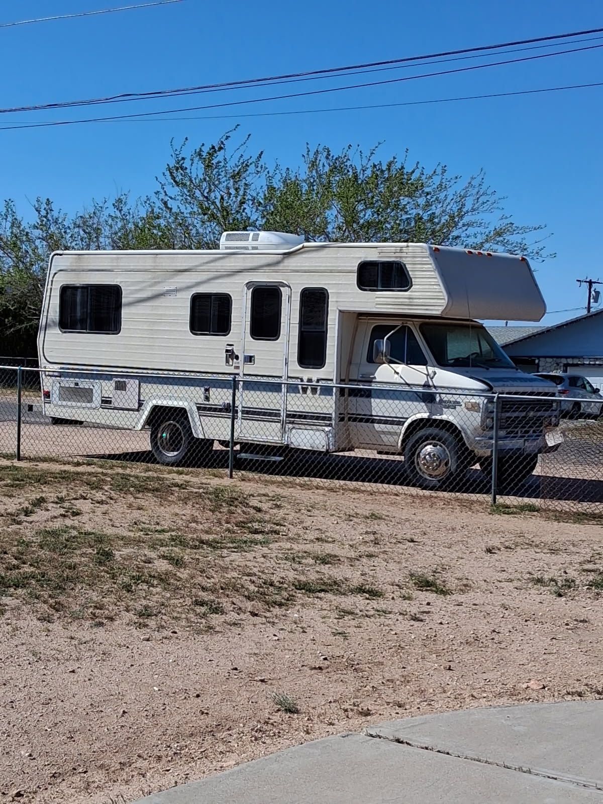 RV. 1984 Winnebago