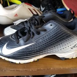 Nike YOUTH BASEBALL CLEATH SIZE 1Y