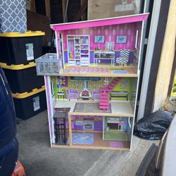 Doll House 