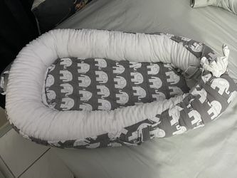 Remisión Subdividir emoción USED Portable Baby Bed **see All Pics // Camita Portatil De Bebe USADA for  Sale in Hialeah, FL - OfferUp