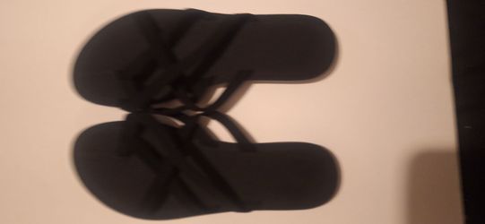 Womens blk flip flops