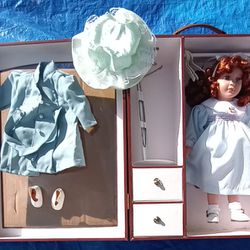 Vintage Cara Loft W Trunk / Dynasty Doll