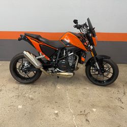 2017 KTM DUKE 690