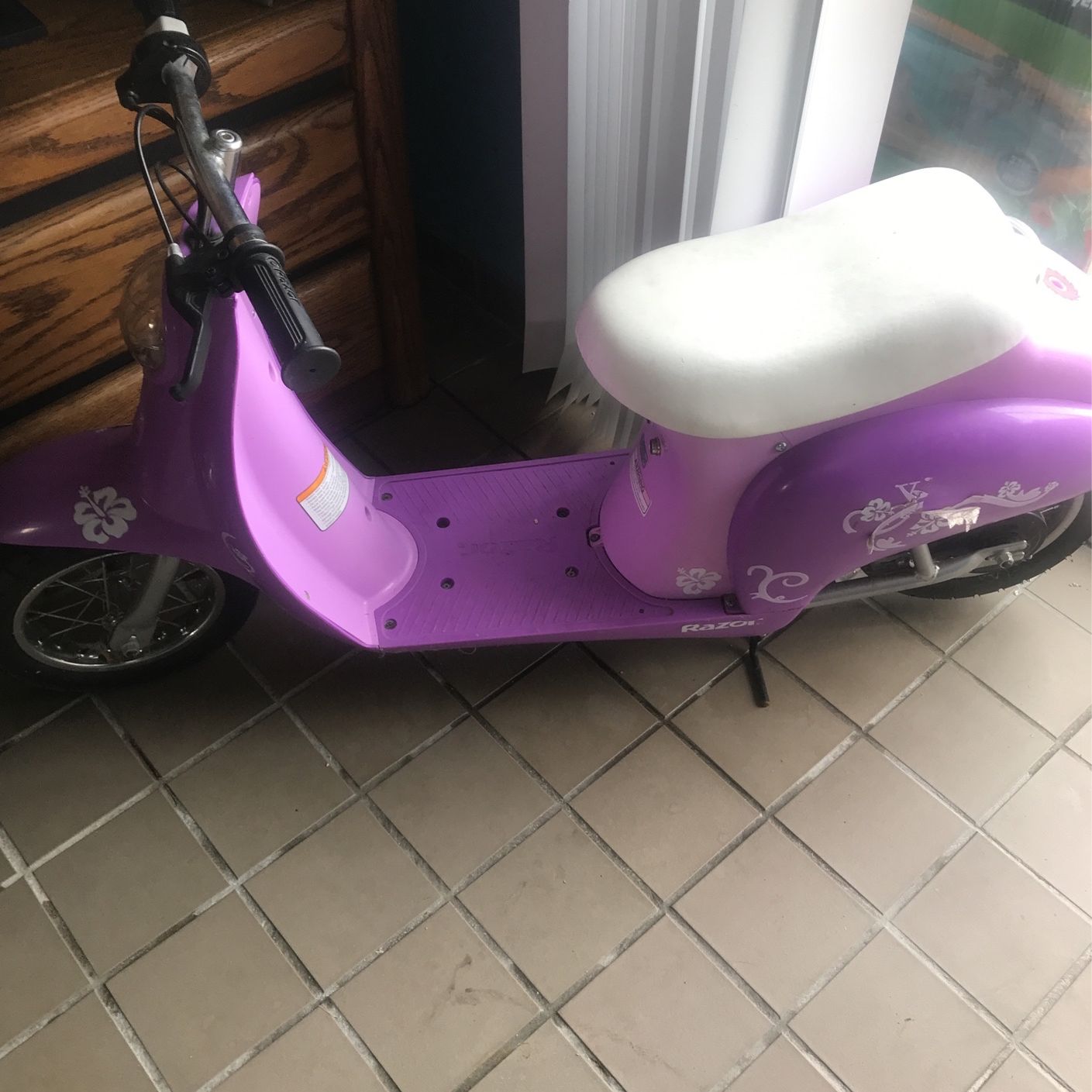 Very Nice Kids Scooter With Charger
