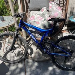 2003 Giant VT Two 18.5” Frame Mountain Bike