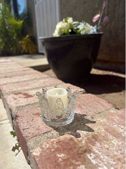 Tiara candle holders with candles included