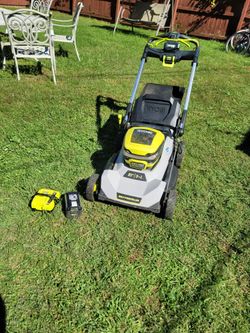 Ryobi 21" Self-propelled 40v Lawn Mower (great condition) with New 6ah battery