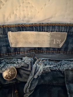 Juniors Distressed Light Wash Jeans Size 1/25