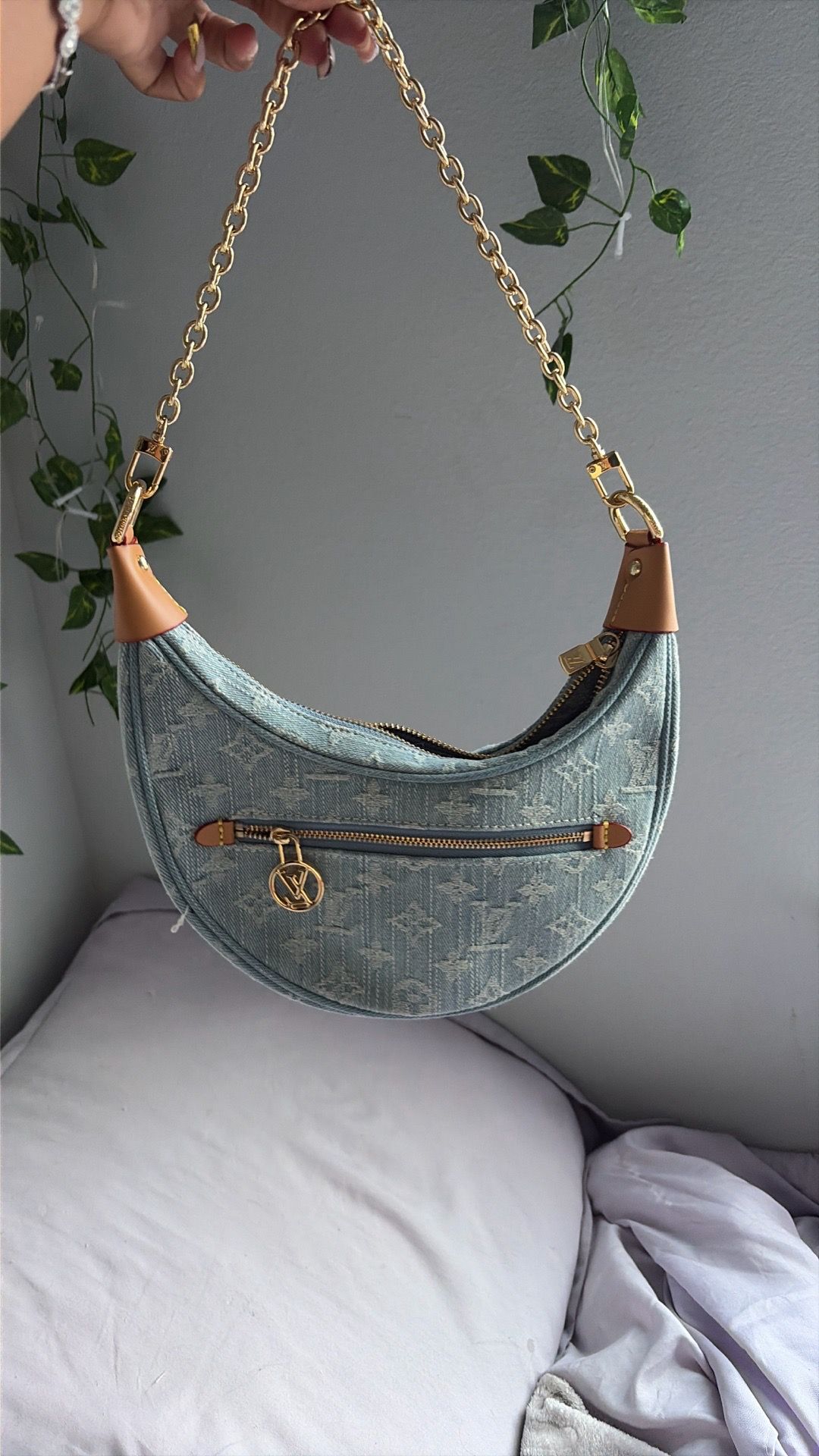 LV purse