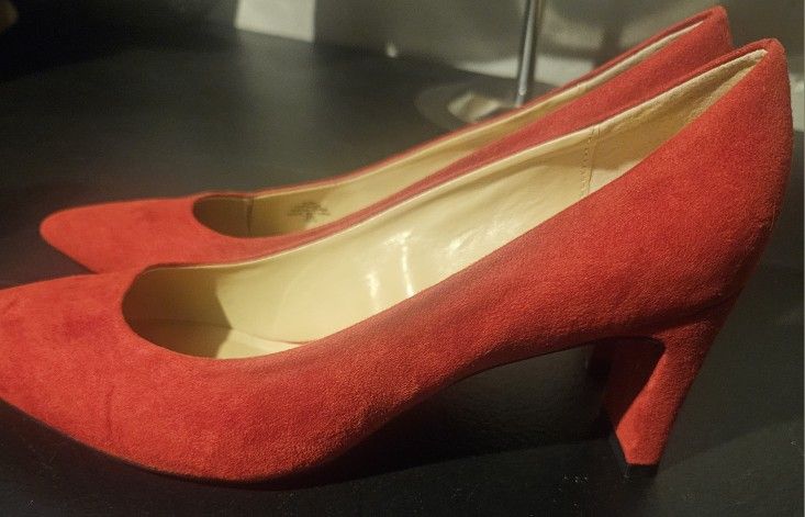 Unisa Red Heels Elegant Suede Sz9.5