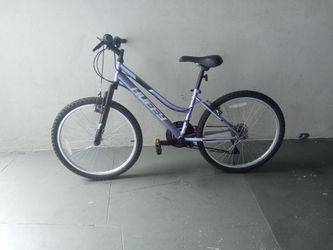 BICYCLE HUFFY 18 SPEED SIZE 24 BRAND NEW