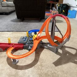 Hot Wheels Spin Storm Track Set for Sale in Mechanicsburg PA OfferUp