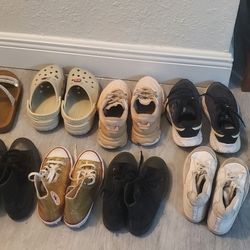 Like New 10 Pairs Of Ladies Shoes. 