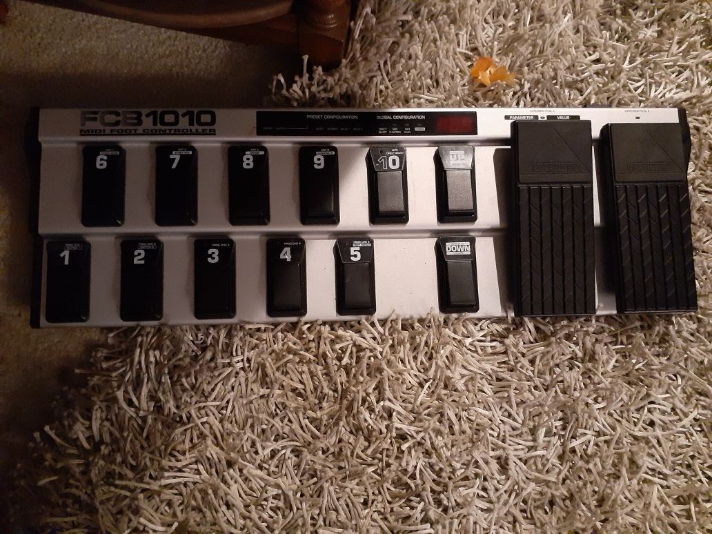 Behringer foot pedal DJ equipment