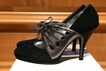 New In Box Calvin Klein Pumps Size 8.5