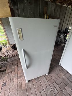 Upright freezer