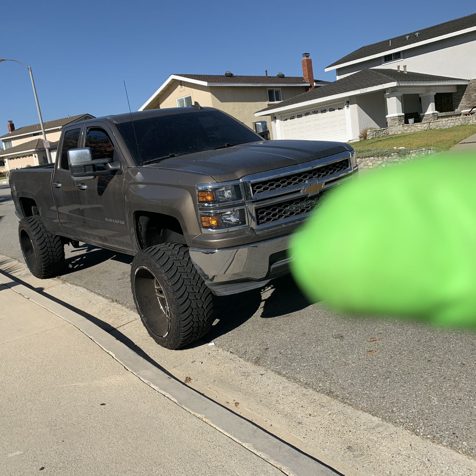 2015 Silverado extended Cab 9”lift 24” rims and tires