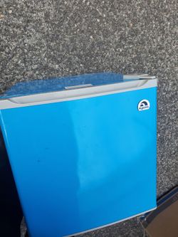 Mini fridge with small freezer