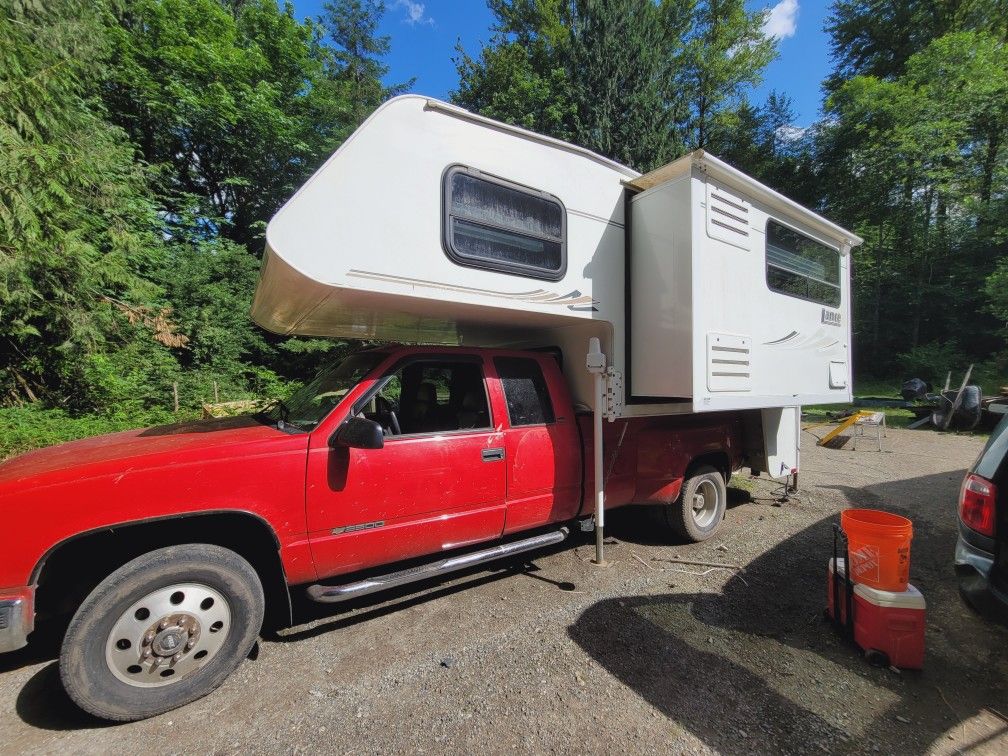 2004 Lance Max 9'11"
