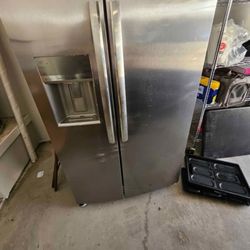 Frigidaire Stainless Steel Refrigerator  25 Cuf Ft
