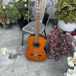 Vintage 1970's Yamaha G-85A Classical Acoustic Guitar