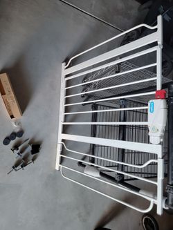 Safety gate for baby or pet