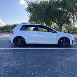 VW Pretoria’s 18” with like new tires.