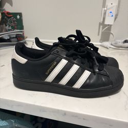 Adidas superstars black
