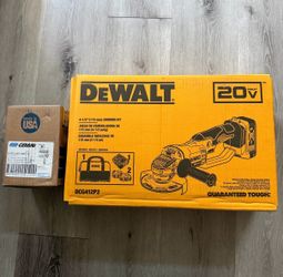 DeWALT 4 1/2 inch Grinder Kit and Cut off Wheels
