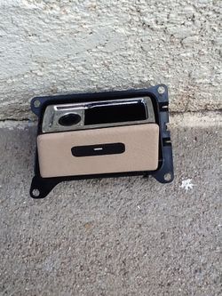 BMW 5series. Ashtray.