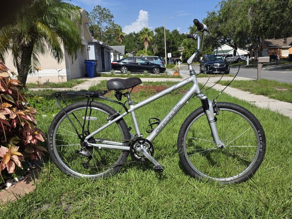 Cannondale Comfort 400 Hybrid Bike